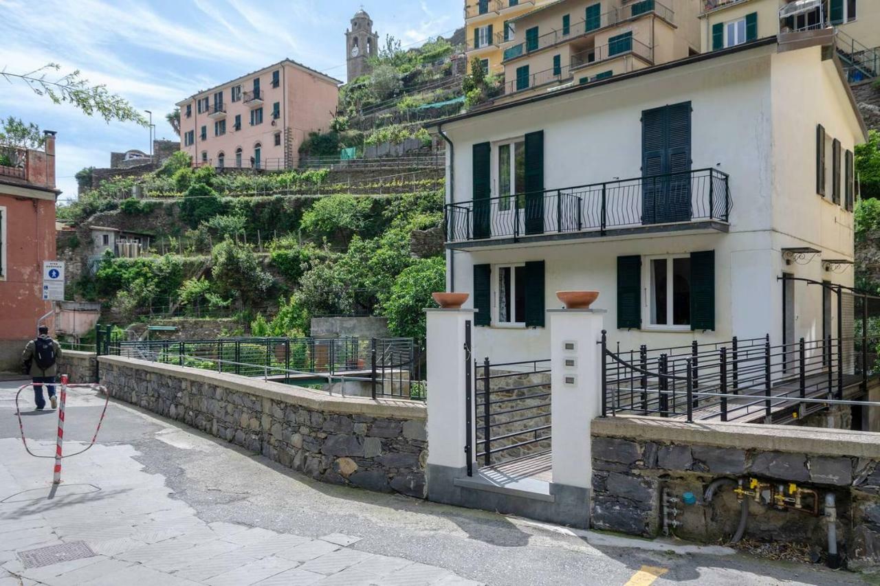 Joivy Family Flat With Little Patio, Cinque Terre Lägenhet Vernazza Exteriör bild