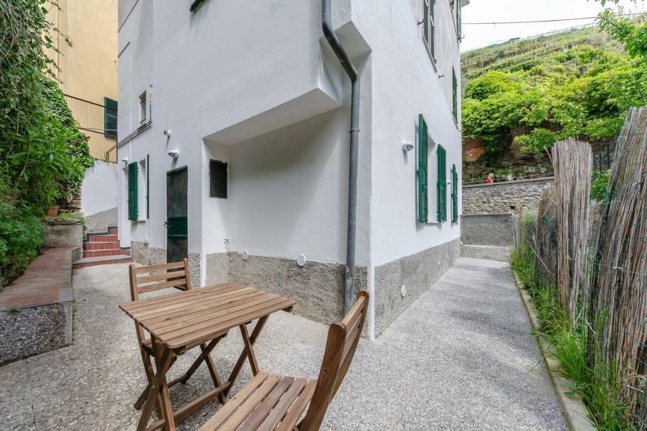 Joivy Family Flat With Little Patio, Cinque Terre Lägenhet Vernazza Exteriör bild