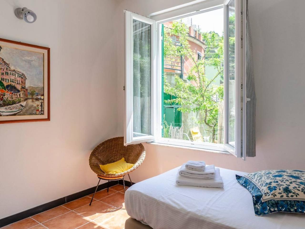 Joivy Family Flat With Little Patio, Cinque Terre Lägenhet Vernazza Exteriör bild