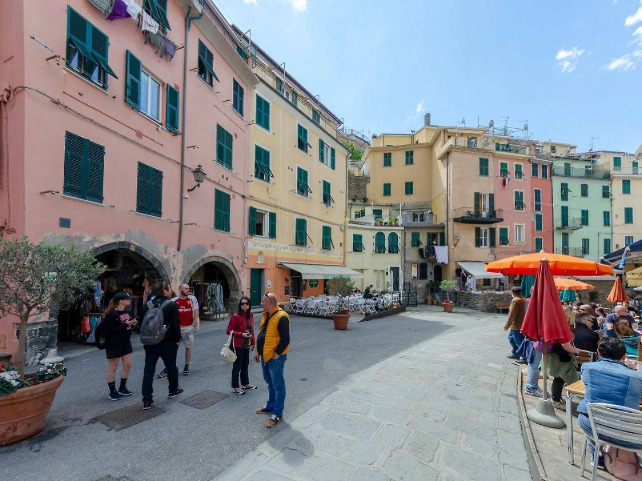 Joivy Family Flat With Little Patio, Cinque Terre Lägenhet Vernazza Exteriör bild