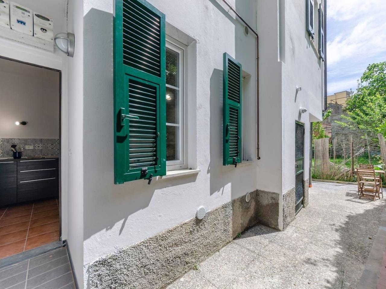 Joivy Family Flat With Little Patio, Cinque Terre Lägenhet Vernazza Exteriör bild